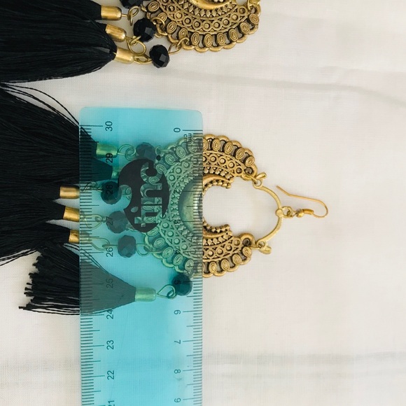 Stand Out Tassel Earrings / CODE: ER 58 - Picture 6 of 8